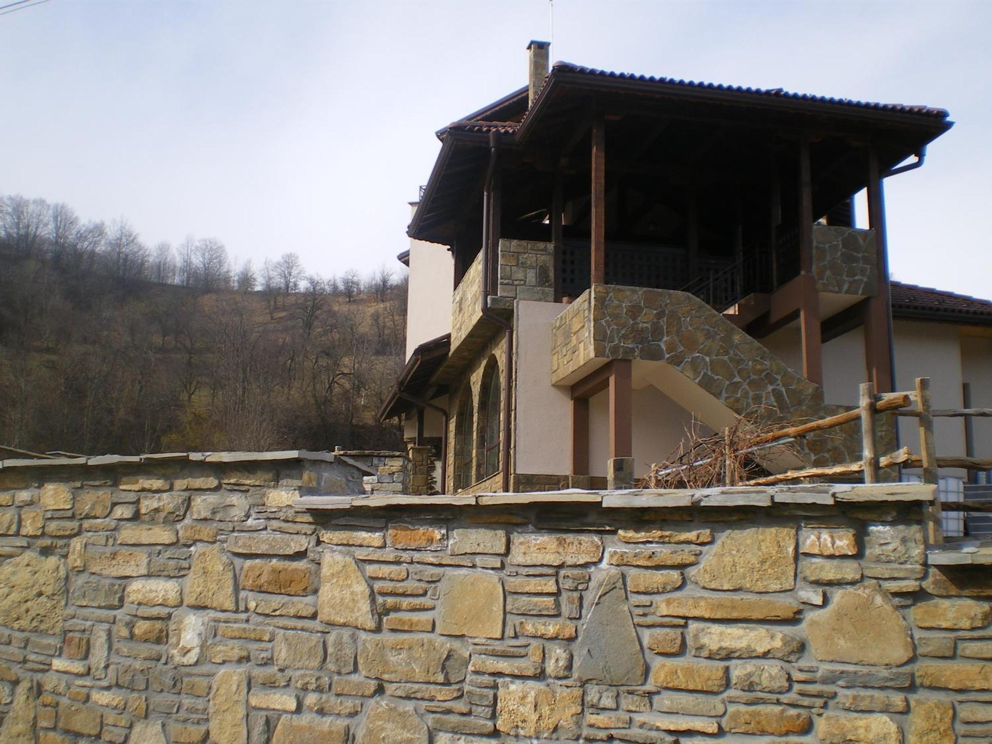 Family Hotel Balkana Apriltsi  Exterior foto