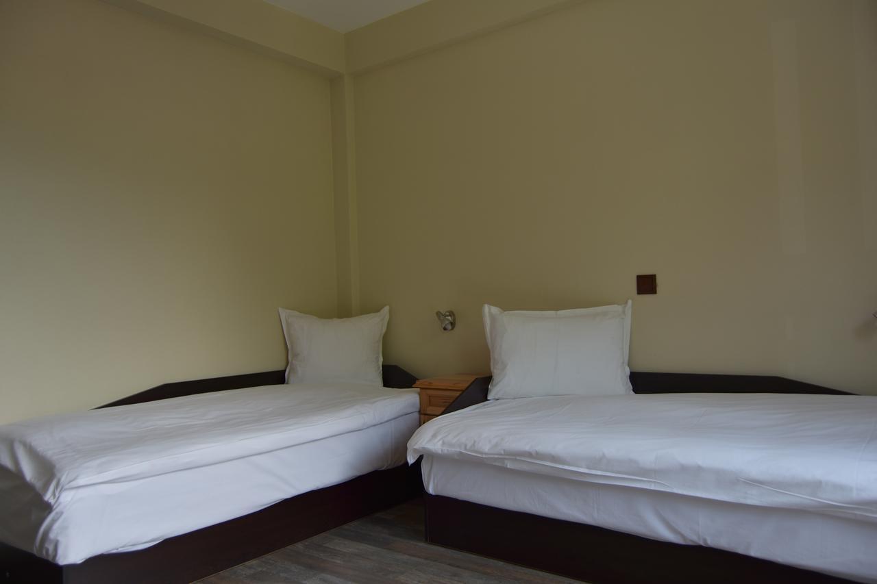 Family Hotel Balkana Apriltsi  Exterior foto